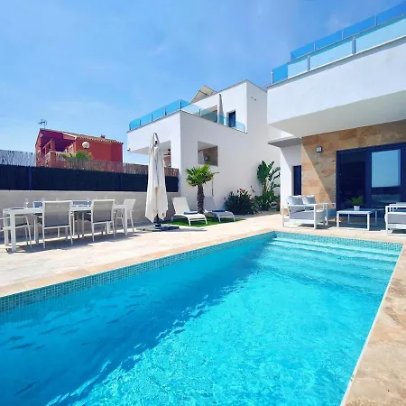 With Rooftop & Hot Tub, Panoramic View *